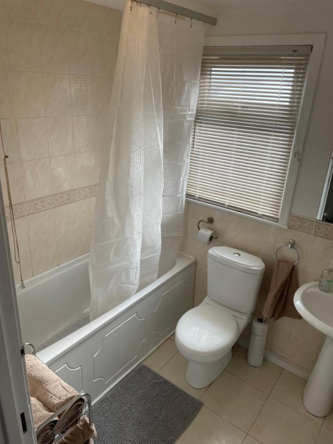 1-Bedroom Semi-Detached Chalet In Uddingston, Glasgow Εξωτερικό φωτογραφία